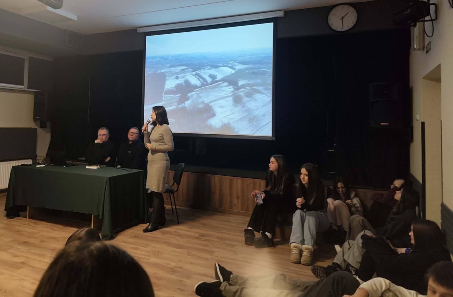 Za drutami. Z archiwum ludzkich wspomnień